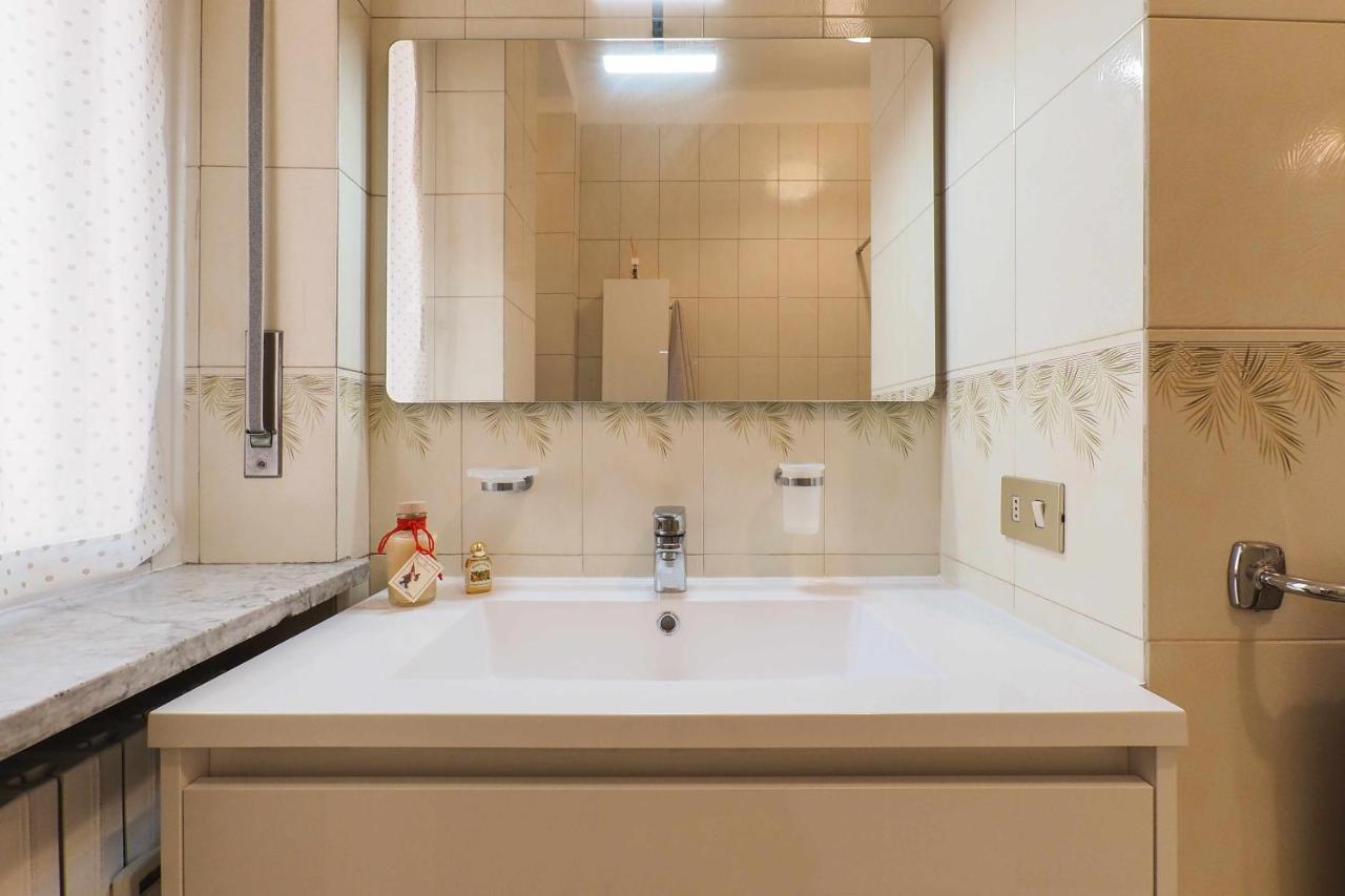 Mba24 Charming Suite Close To Metro Fieracitylife Mailand Exterior foto
